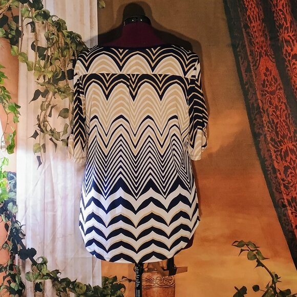 EUC: Per Seption Concept Sze XL Navy Blue, Beige & White Chevron Top - Picture 2 of 4